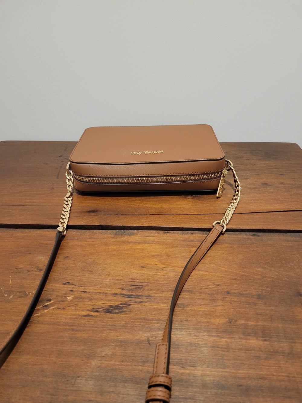 Michael Kors Jet Set Travel Crossbody Bag in Brown with Card Holder - Picture 4 of 7